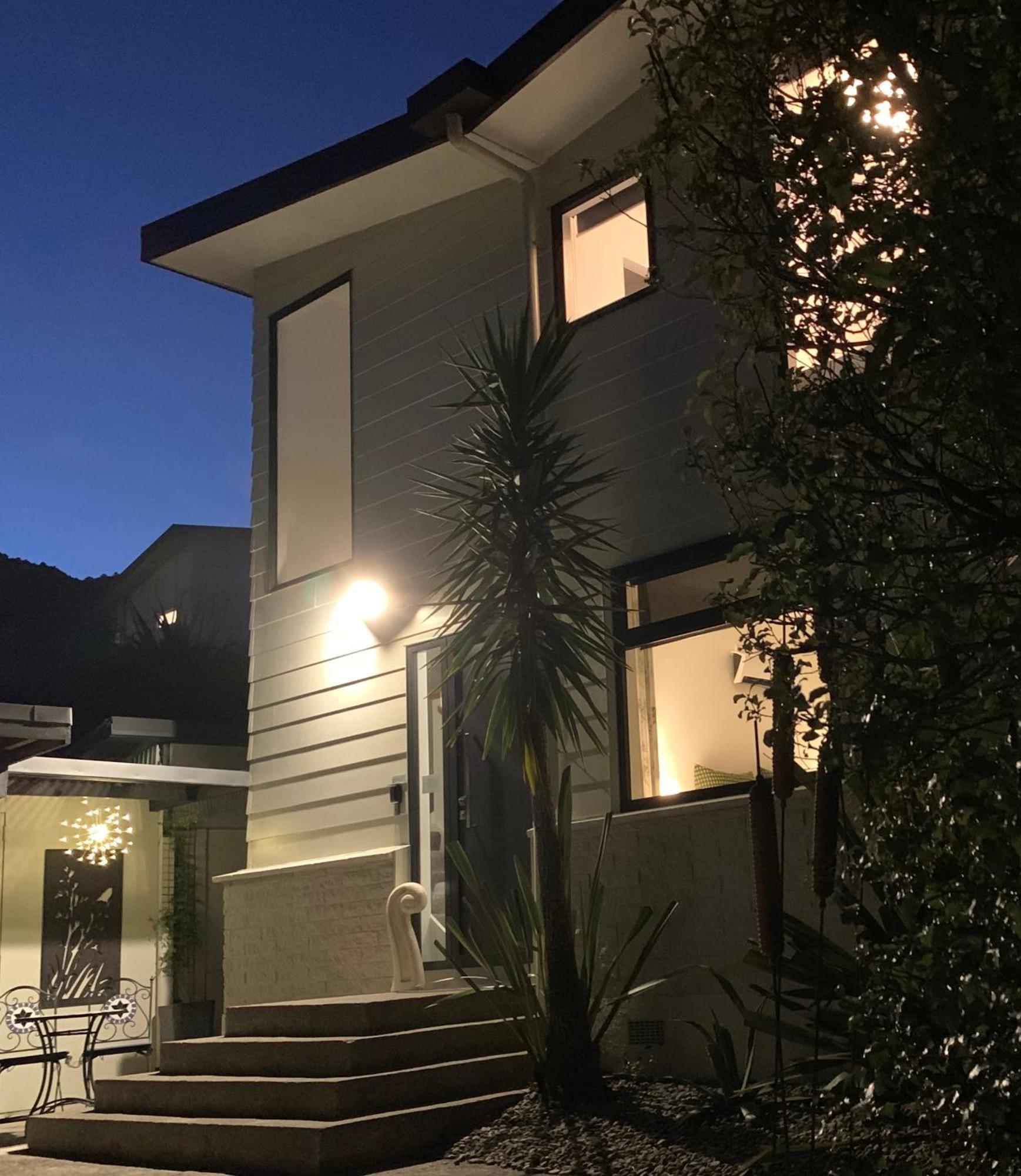 Koru Havenz Hotel Picton Exterior photo